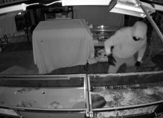 Community rallies after Manitou Springs jewelry store burglary
