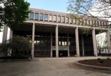 Man gets 3.5 years in $4.4M jewelry theft ring that targeted CT mall