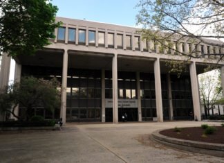 Man gets 3.5 years in $4.4M jewelry theft ring that targeted CT mall