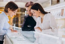 77-year-old jewelry giant will close 100 stores, shut 2 brands
