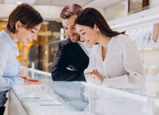 77-year-old jewelry giant will close 100 stores, shut 2 brands