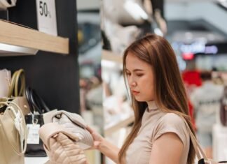 Woman finds handbag in Goodwill bin that could be worth staggering amount