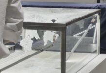 Armed robbery at Kay Jewelers rattles Washington Square Mall shoppers Saturday night