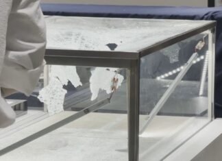 Armed robbery at Kay Jewelers rattles Washington Square Mall shoppers Saturday night