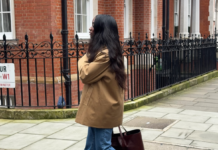 I’ve Done the Research—These Are The Shoes Stylish Dressers Will Be Wearing With Jeans This Spring