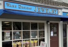 Investigation underway after robbery at jewelry store in Lafayette