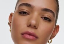 Gift These Customizable Jewelry Pieces for Mother’s Day & You’ll Earn Major Brownie Points