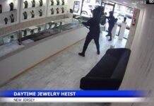 Daytime jewelry heist
