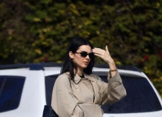 6 White Jeans Outfits That Have the Street Style Seal of Approval