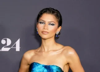 Zendaya Uses This Exact Body Gloss to Achieve High-Definition Glass Skin on the Red Carpet