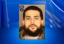 Man arrested after being accused of stealing $70K in jewelry from Greece Ridge Mall kiosk