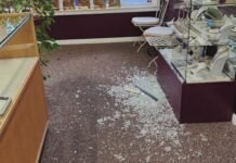 Lafayette jewelry store targeted in smash-and-grab