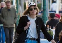 Fashion People Wear This Shoe Trend to Blend in With Italian Girls in Venice