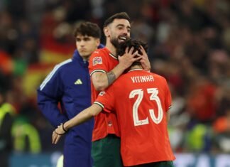 Vitinha names ‘perfect’ Bruno Fernandes trait as PSG star admits he watches Man Utd matches