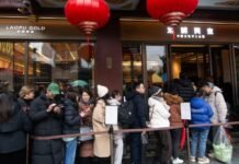 Laopu Competitors Flood Chinese Malls as Ancient Gold Interest Rise