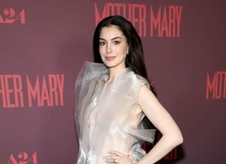 Anne Hathaway Takes a Blink-and-You’ll-Miss-It Approach to Naked Dressing