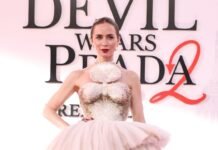 Emily Blunt Dons Couture—and Over 300 Pearls!—to the “Devil Wears Prada 2” Premiere