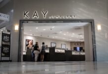 National jewelry chain company closing 100 stores, shutting down 2 brands