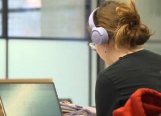 Impact of AI on student learning and the way professors teach curriculum