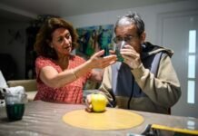 Symptoms of early dementia reversed by bespoke treatment plans