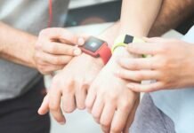 Doctor warns smart watches ‘can’t replace human judgement’