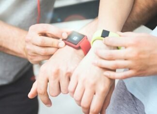 Doctor warns smart watches ‘can’t replace human judgement’