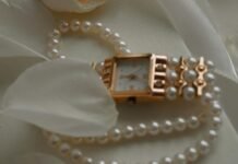 Vintage watches for women offer a timeless and classic appeal: 8 picks to add an old world charm to your wrist