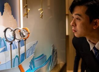 War Intensifies Uncertainty for Luxury Watchmakers