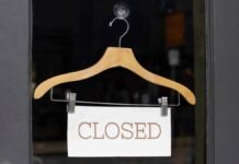 Huge jewelry retailer closing 100 stores, folding two brands