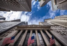 Wall Street Watches U.S.-Iran Ceasefire Talks, China GDP as Bank Earnings Roll In