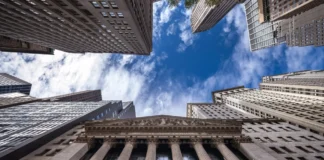 Wall Street Watches U.S.-Iran Ceasefire Talks, China GDP as Bank Earnings Roll In