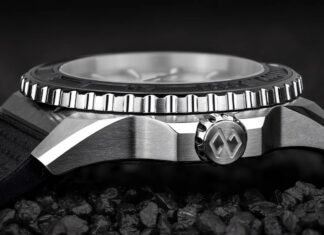 This Underrated Dive Watch Adds an Interesting Arrow to Its Quiver
