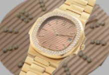 Unique Rose-Dial Patek Philippe Nautilus “Jumbo” 3700 at
Antiquorum