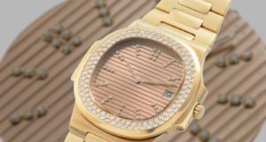 Unique Rose-Dial Patek Philippe Nautilus “Jumbo” 3700 at
Antiquorum