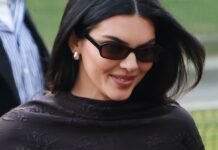 High-Vamp Pumps Are Still In, But Kendall’s French-Girl Alt Looks Better With Dark-Wash Jeans