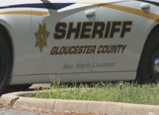 Jewelry store robbery leads to police chase ending in York County, sheriff reports