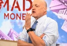 Jim Cramer says the AI boom has ‘the power to keep the country’s economy humming’