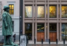 Norges Bank Faces Close Call as Riksbank Watches: Decision Guide