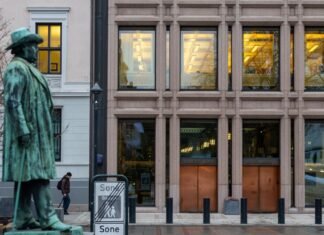 Norges Bank Faces Close Call as Riksbank Watches: Decision Guide