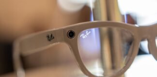 Apple Seeks to Disrupt the Glasses Market the Way It Did With Watches