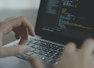 CA eyes AI regulation as Newsom orders new workforce protections amid job shifts, mass layoffs