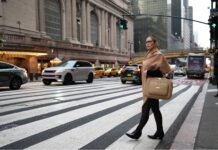 Win An AVAIA Handbag From LIAVELLA, Worth £799