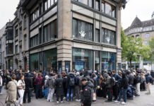Hundreds queue in Switzerland to purchase trendy Royal Pop watches