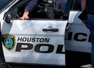 Houston man dies after medical emergency leads to crash