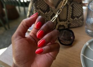 It’s Official: This Is the Chicest Way to Wear Short Nails