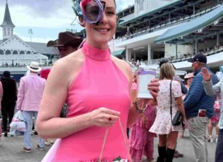 Handbag containing 20 thousand hand-placed crystals makes Kentucky Oaks debut