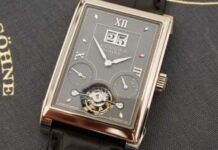 First Look – The New A. Lange & Söhne Cabaret
Tourbillon Honeygold