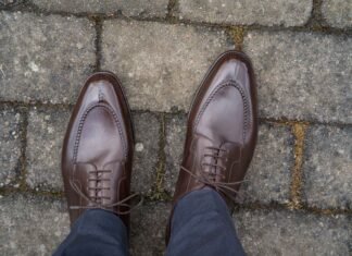 In-depth – Why pressure determines how much leather shoes stretch