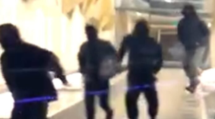 $500K worth of jewelry stolen during armed robbery in Toronto’s downtown core