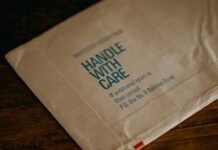 How Gift-Ready Handbag Packaging Elevates Luxury Shopping